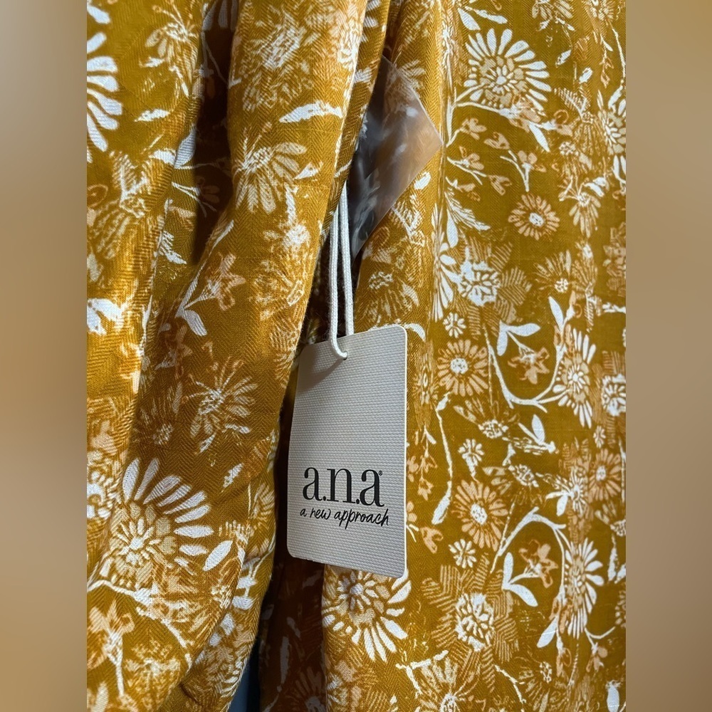 A.N.A Beautiful yellow blouse with white flowers size S - Picture 8 of 8